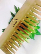 Aptisus All-Natural Bamboo Hair Comb – Eco-Friendly and Gentle on Hair